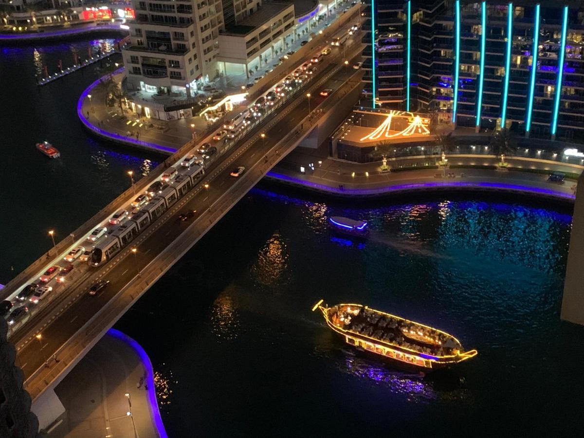 5 Star Serviced Apartment With Beach Access In The Heart Of Dubai Marina Free Welcome Gift Box Upon Arrival Екстер'єр фото