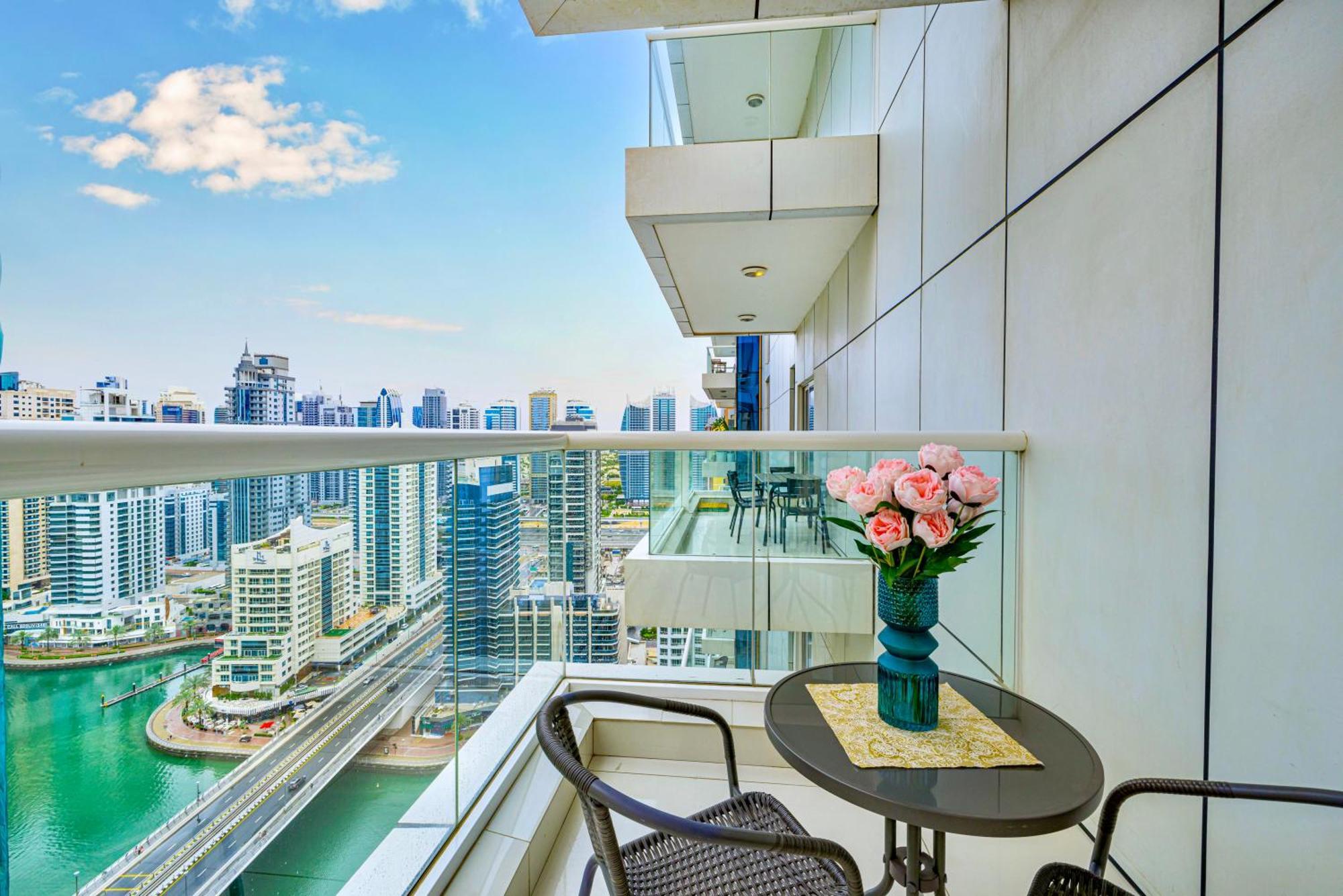 5 Star Serviced Apartment With Beach Access In The Heart Of Dubai Marina Free Welcome Gift Box Upon Arrival Екстер'єр фото